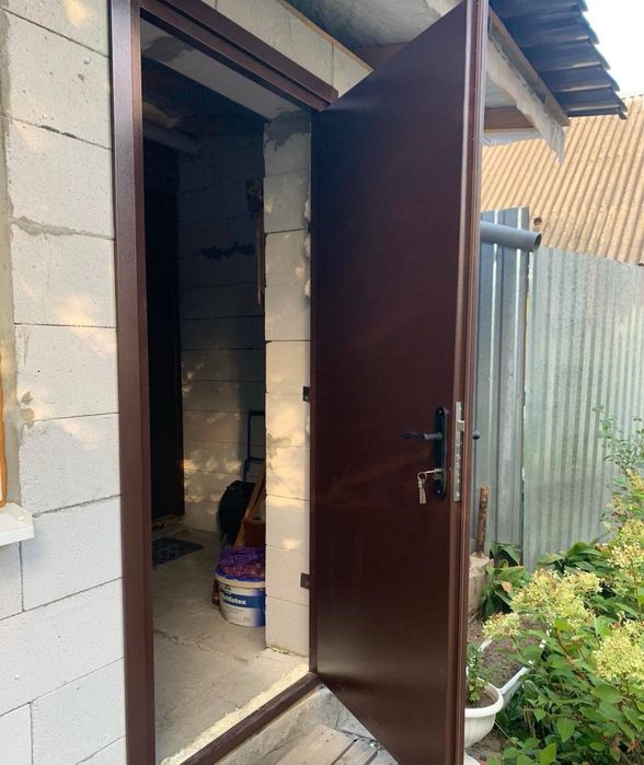 Технические двери залізні двері титанові двері металеві двері Дзвони!