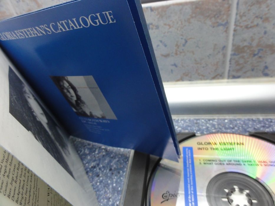 CD Gloria Estefan. № 4677822. Лицензия!16 компз. Буклет. Из Зап