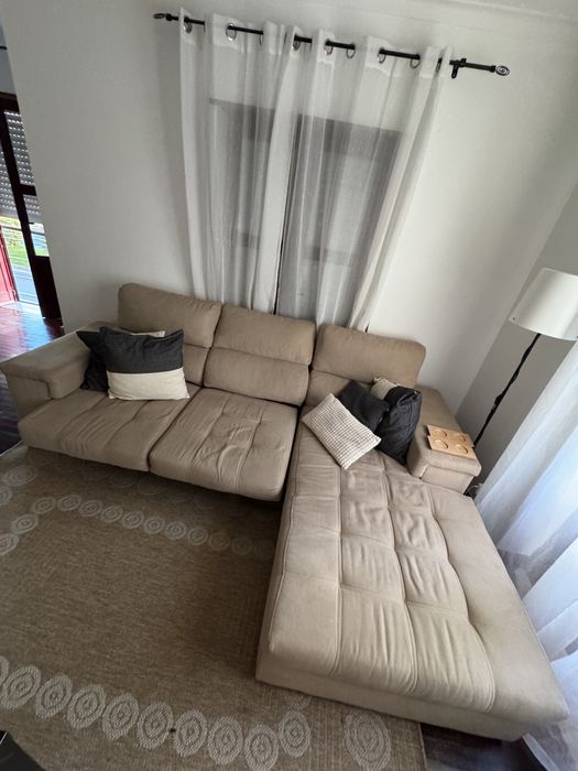 Sofa bege  usamos mas em bom estado