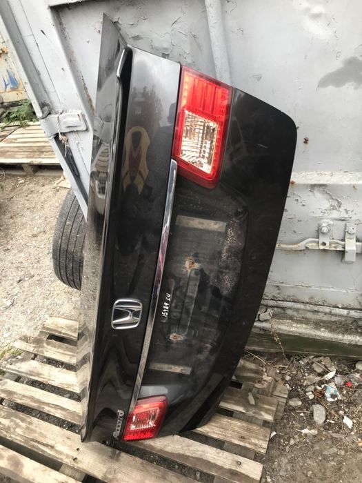 Крышка багажника фонарь бампер фара стекло дверь