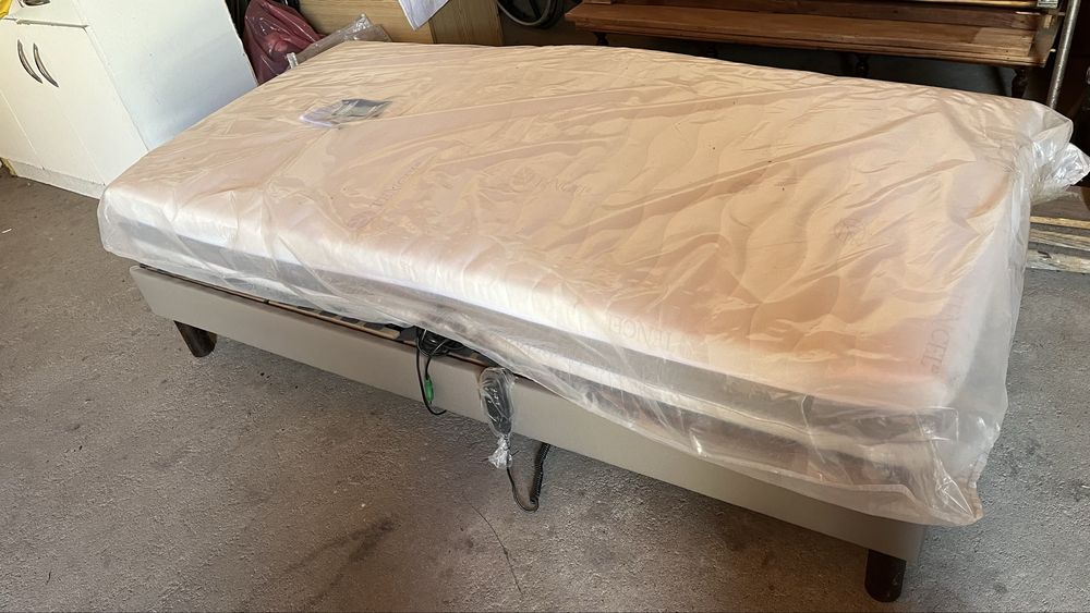 Cama articulada elétrica + colchão incluído | Com comando