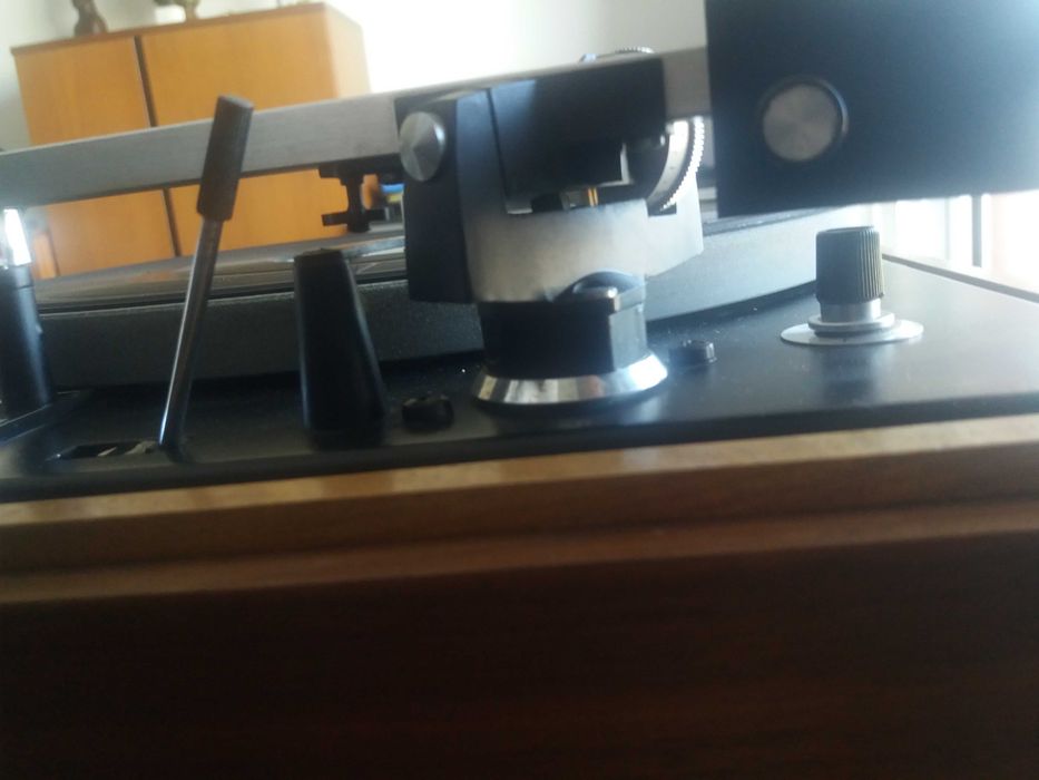 Gira Discos ELAC Miracord 50H