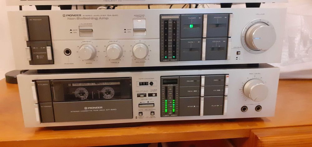 Aparelhagem Pioneer com colunas Aiwa