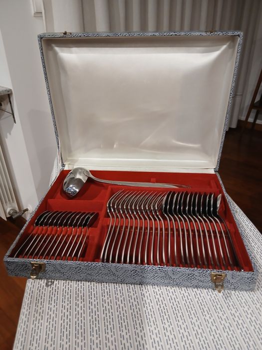 Lindo faqueiro no seu cofret