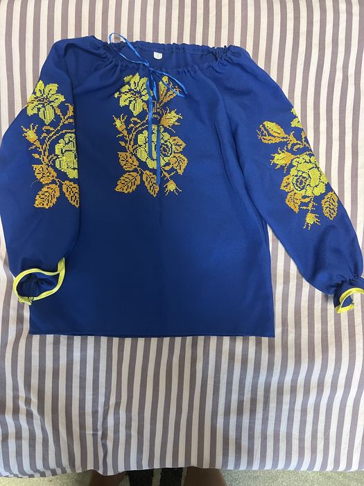 Вишиванка дитяча 600 грн за дві штуки