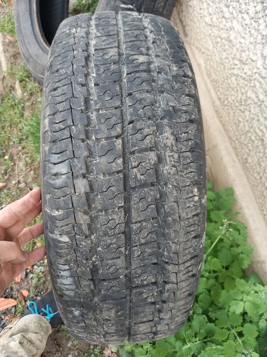 Продам шини р16С 225 65