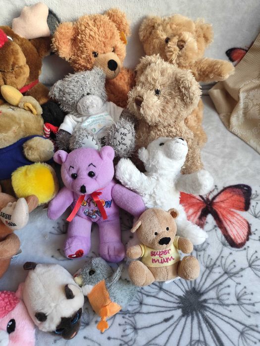 М'які чудові гарні іграшки