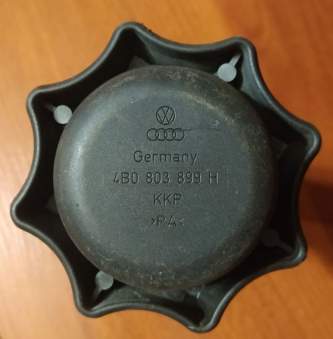 Крепление гайки запасного колеса AUDI A6 C5, 4B0803899H.