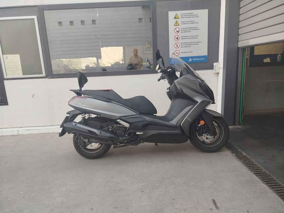 KYMCO Downton 350i - como nova - 3900km