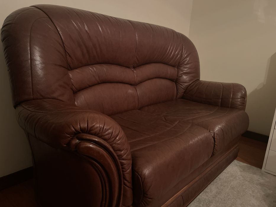 Sofa em pele usado e em bom estado