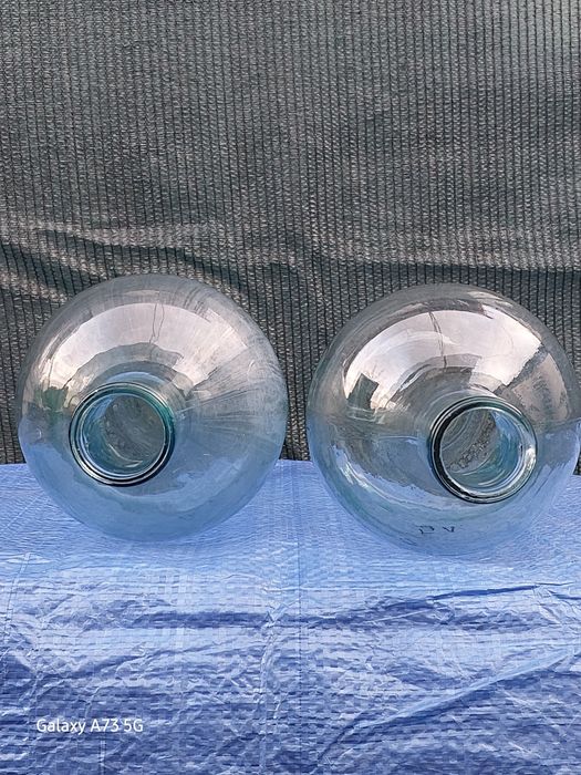 Продам бутыли 5 литров 2шт.