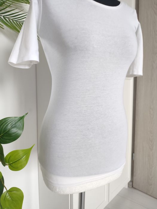 Biała bluzka t-shirt z krótkim rękawem dopasowana rozmiar 34 XS