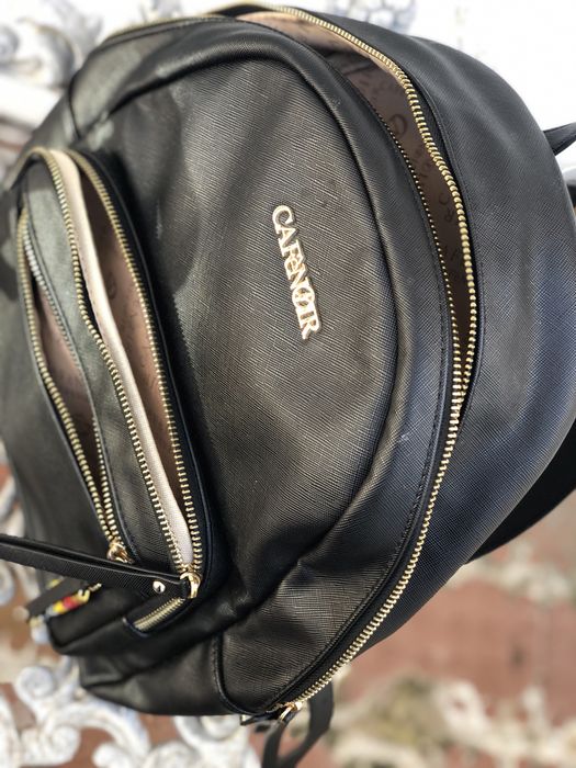 Mala estilo mochila na cor preta