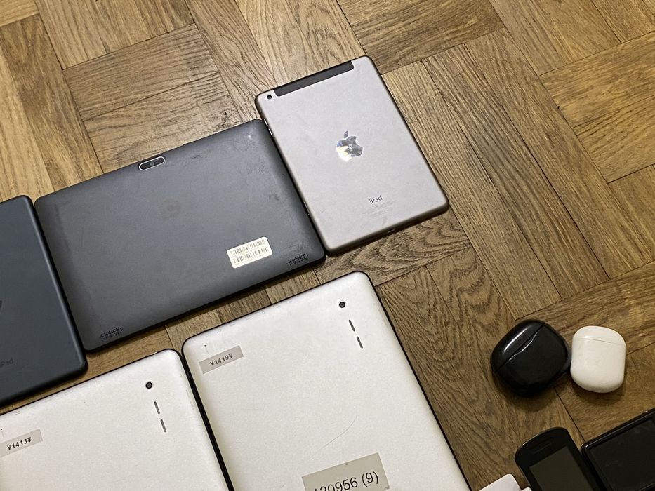 Лот Телефонів Та різне Iphone/Samsung/Xiaomi #71