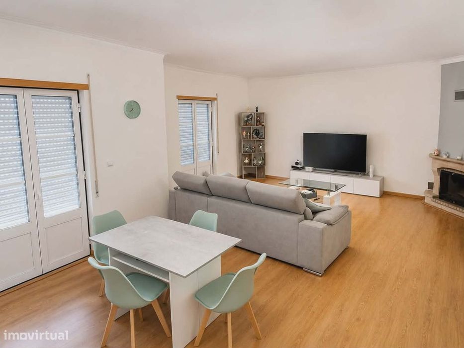 Apartamento T3 com ótimo Terraço