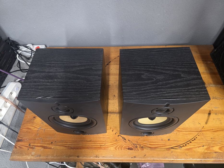 Wharfedale Diamond 8.1 – kolumny stereo, sprawne, maskownice