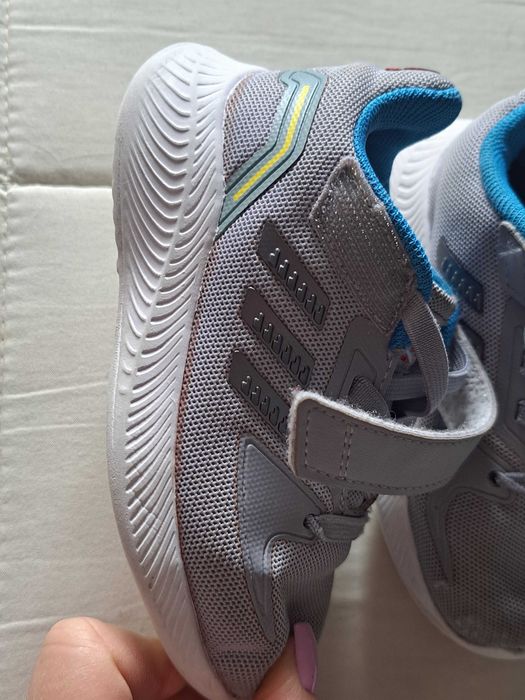 Sapatilhas Adidas 23