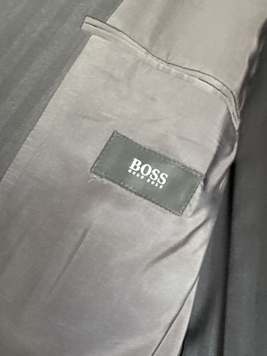 Hugo Boss Garnitur Model Rosselini tkanina Cerruti