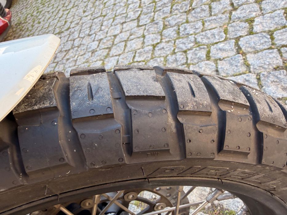 Moto Morini X-Cape 649 – Pronta para Estrada e Todo-o-Terreno