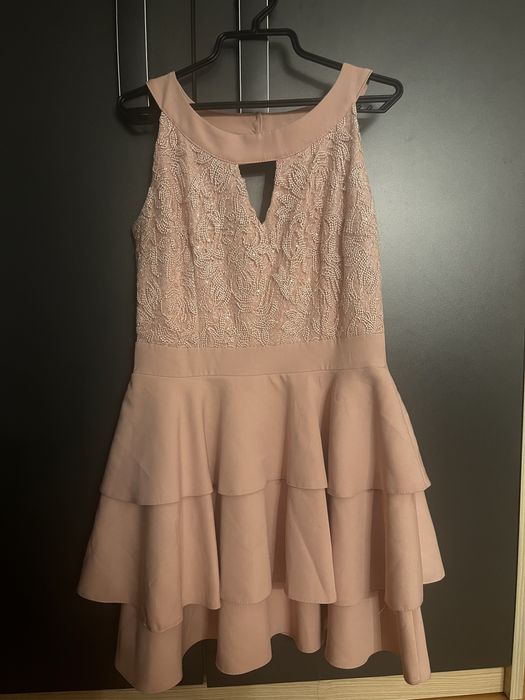 Sukienka różowa 38