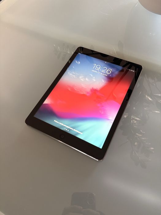 iPad Air 1 (64GB) Wi-Fi – Excelente Estado (Modelo A1474)
