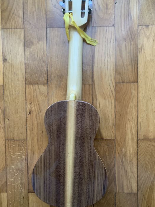 Cavaquinho APC modelo 102