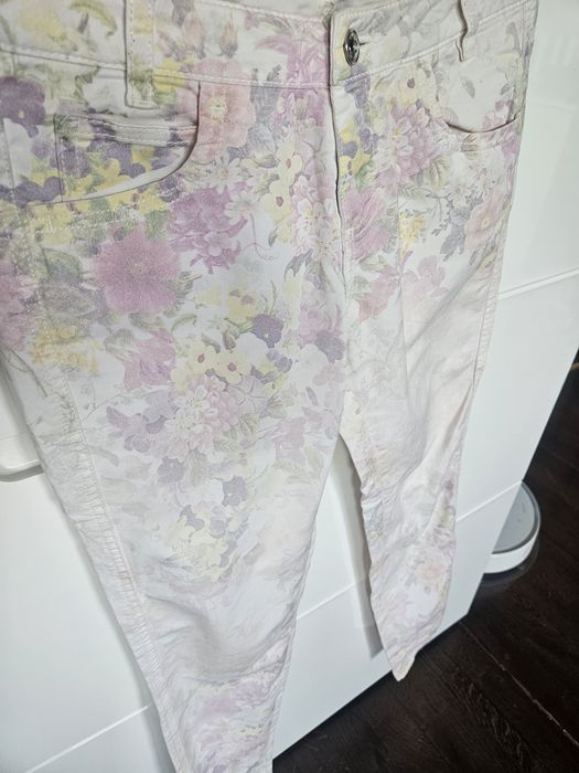 Guess nowe 36 nowe spodnie białe w kwiaty 27 34 36 kwiatowe