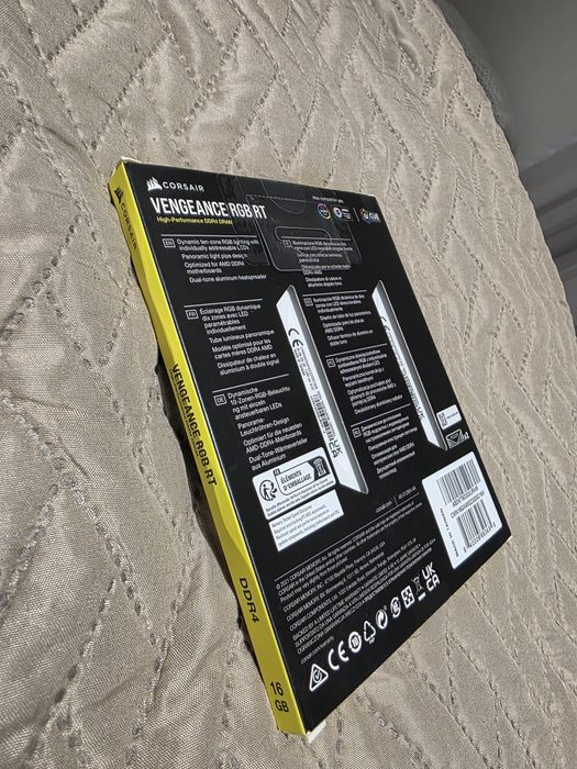 Corsair Vengeance RGB RT 16 GB (2 x 8 GB) DDR4 3200  ram