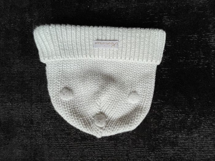 biała czapeczka wiosenna dziewczęca niemowlęca