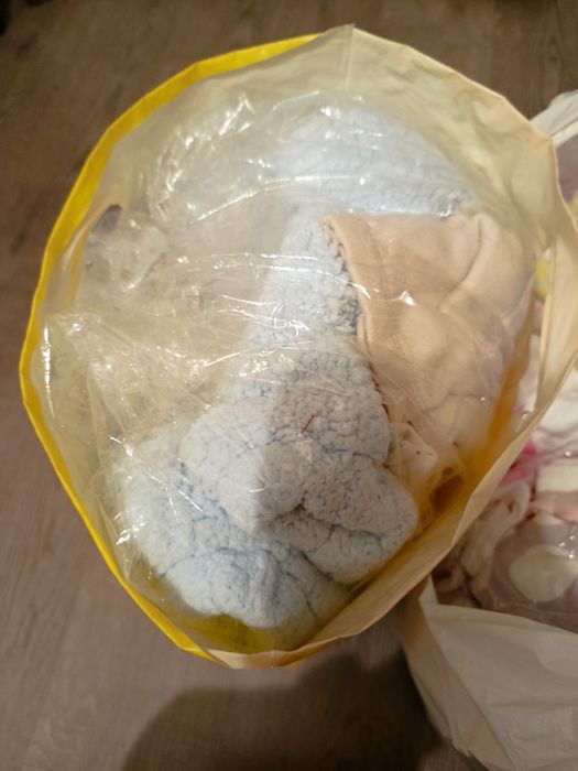 Віддам дитячі речі задарма