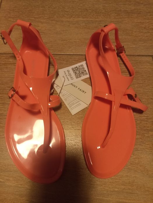 Nowe Sandałki japonki rozmiar 38