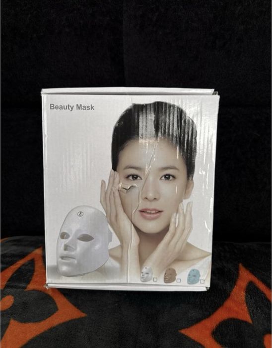 Світлодіодна світлодіодна маска для обличчя 7 в 1