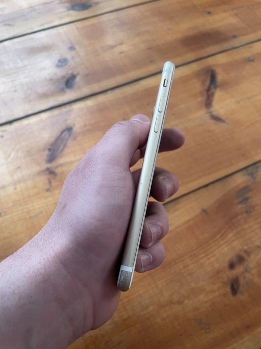 Продам iPhone 7 32GB (Айфон 7 32 гб)