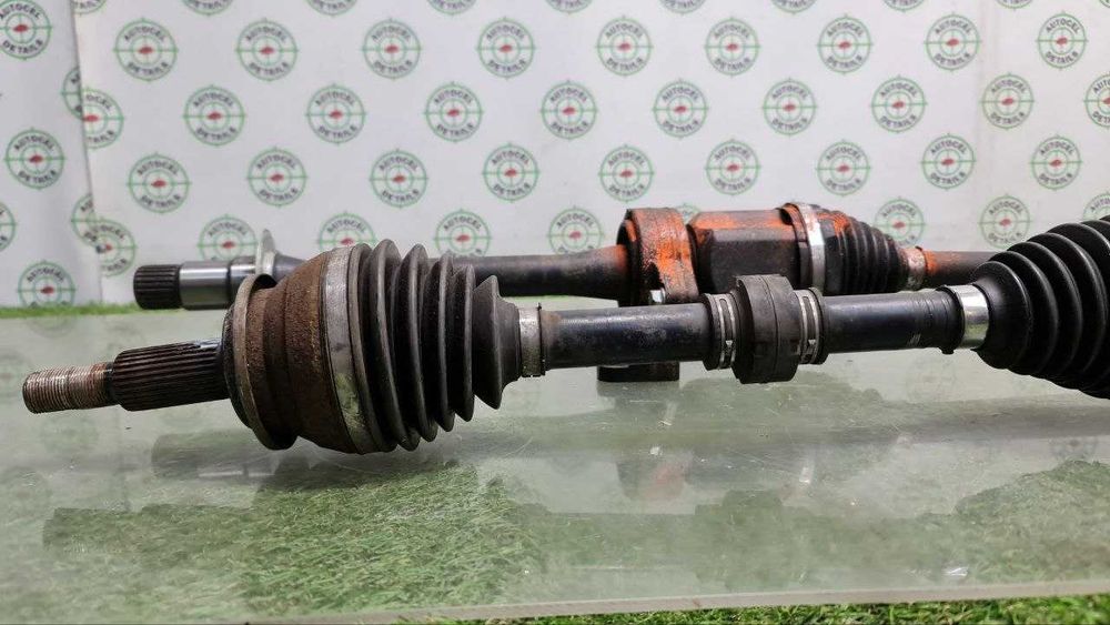 Полуось привод Toyota Highlander 2020 бензин LH RH Хайлендр