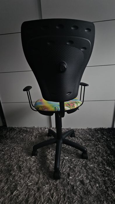 Krzesełko obrotowe dziecięce