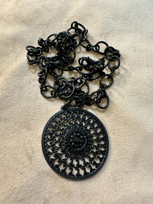 Conjunto de dois colares pretos