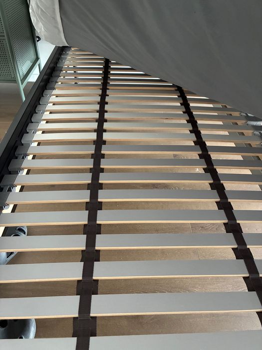 Estrutura de Cama + Colchão, Novos Ikea
