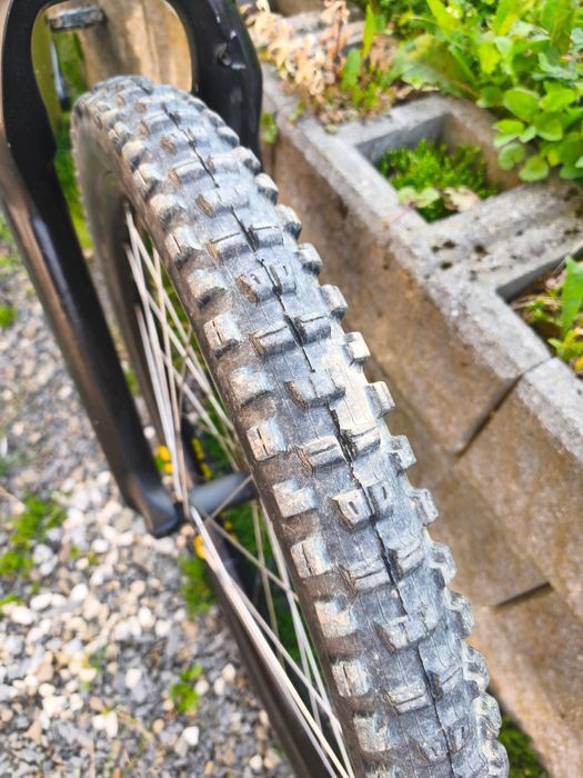 Komplet 27.5 2.4 Opony Maxxis dhr 2