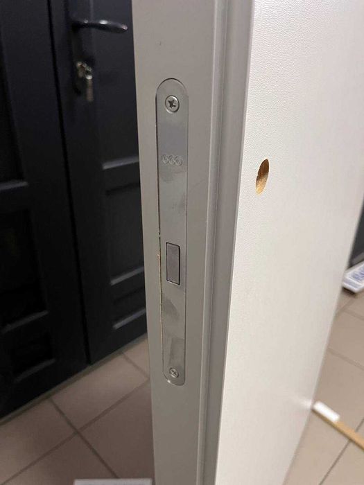 Міжкімнатні двері. Двері прихованого монтажу інсайд 80