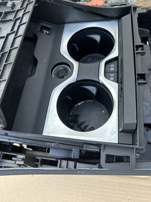 Підстаканник cup holder bmw g05 g06 g07