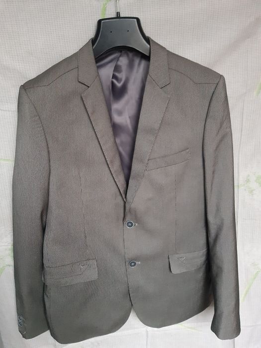 Костюм классический Мужской с сатиновой подкладкой (свадьба,выпускной)