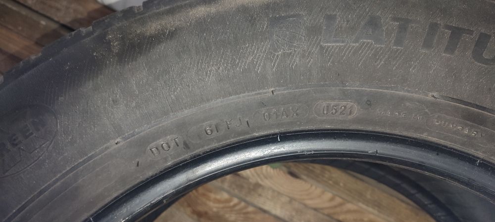 Шини 255 55 р18  Мішелін літо