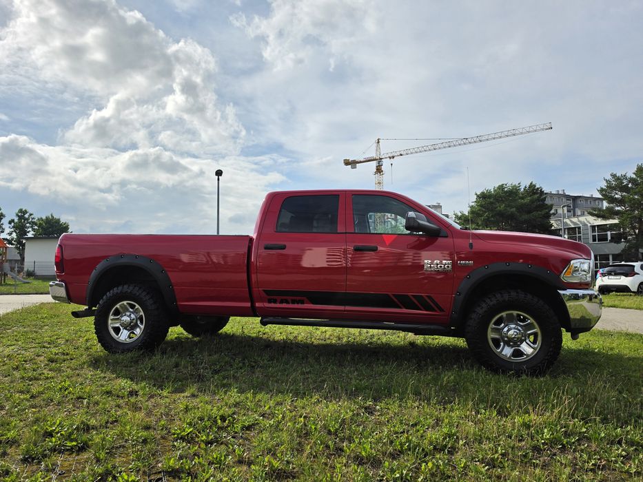 Dodge Ram 2500  Heavy Duty 6.4 HEMI  4x4