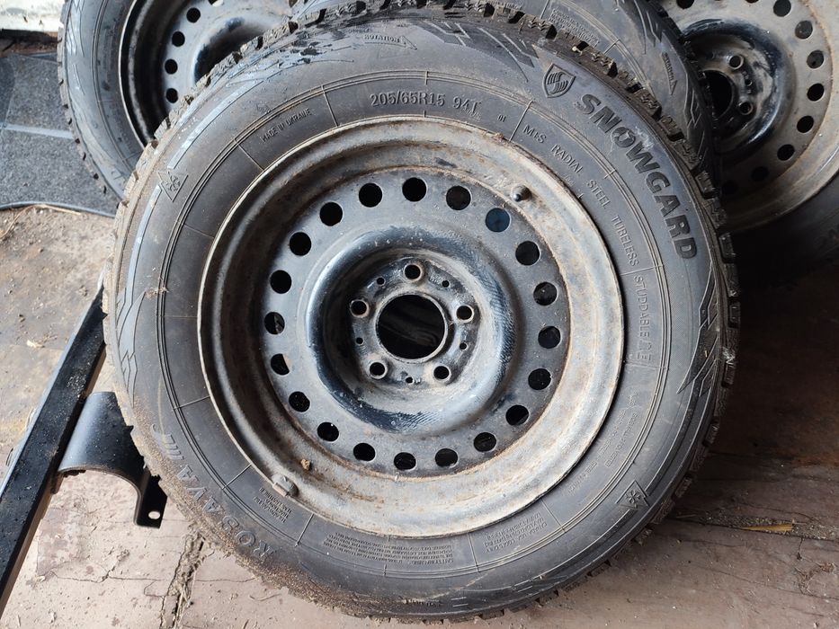 Зимние шины + диски даром