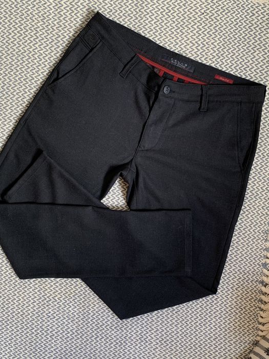 Гарні якісні брюки slim fit w33 l32 темно-синій колір