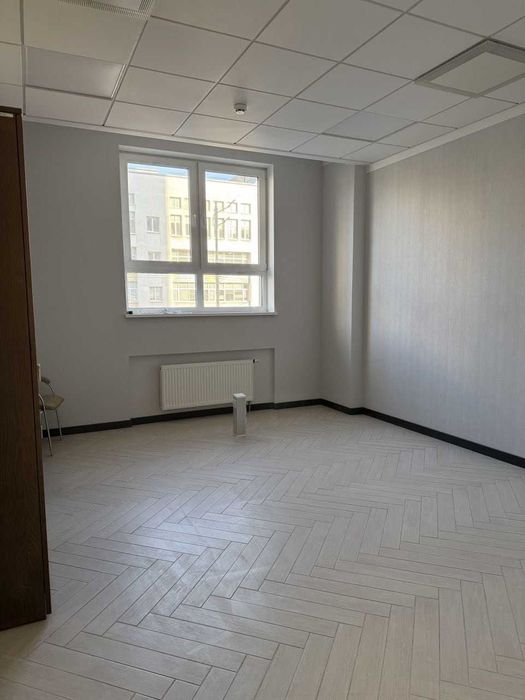 Центр. Шота руставелі. 142 м². Офіс з ремонтом