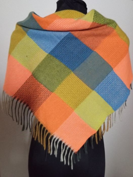 Ciepła chusta VERSOLI -  na prezent
