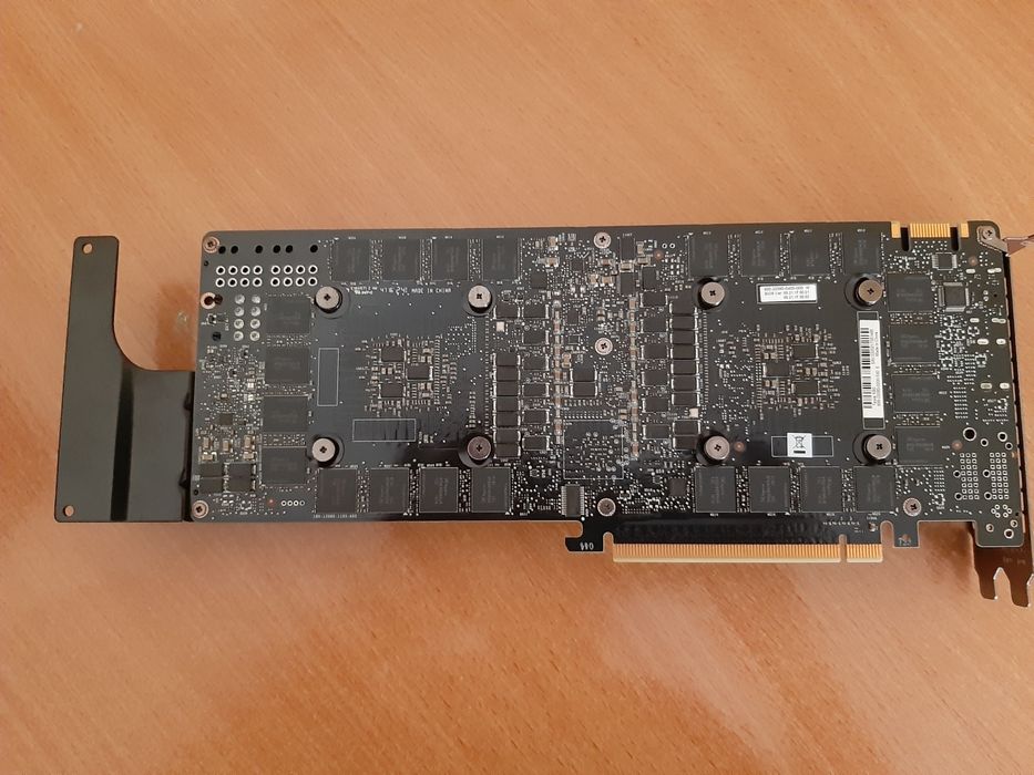 Gráfica tesla K80 24GB