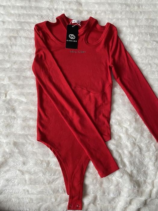 Червоний боді з довгими рукавами (S-M)