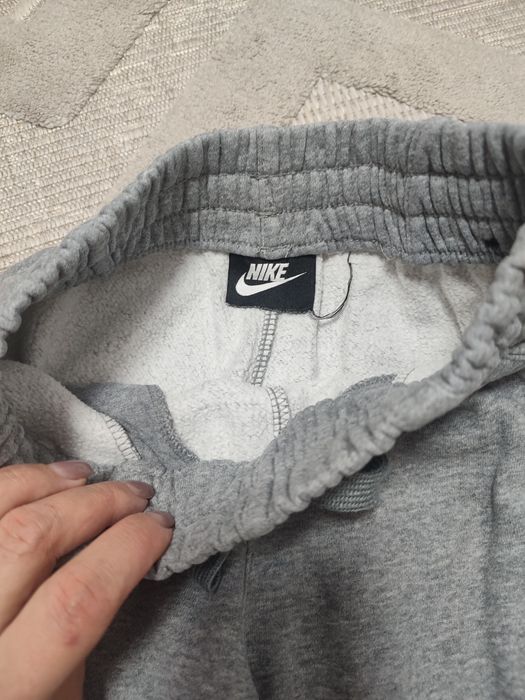 Спортивні штани Nike